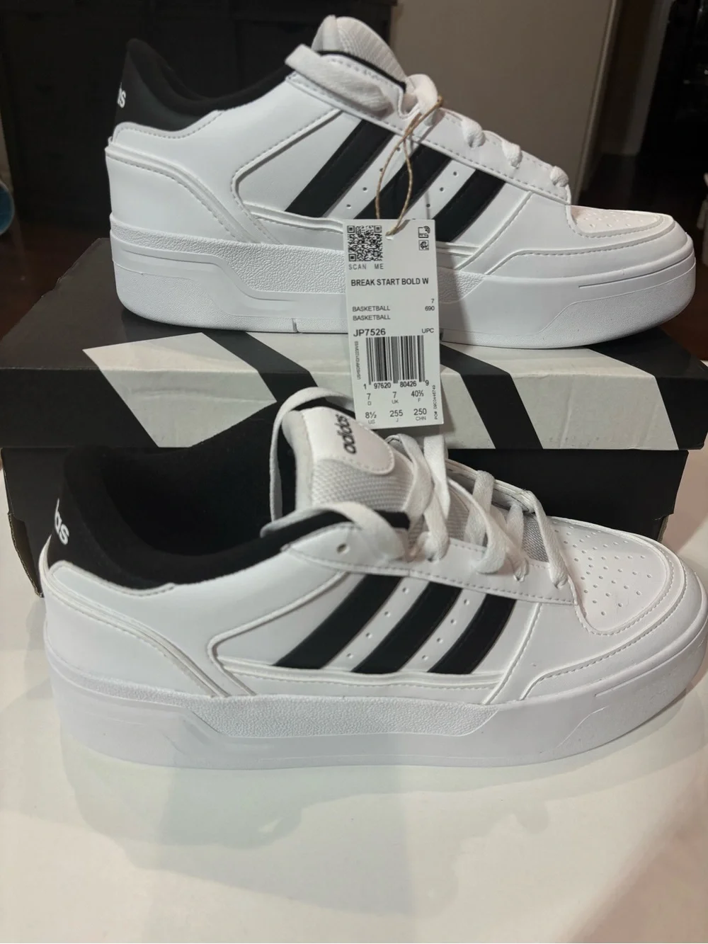 New Adidas Women’s 8.5 Break Start Bold Shoes